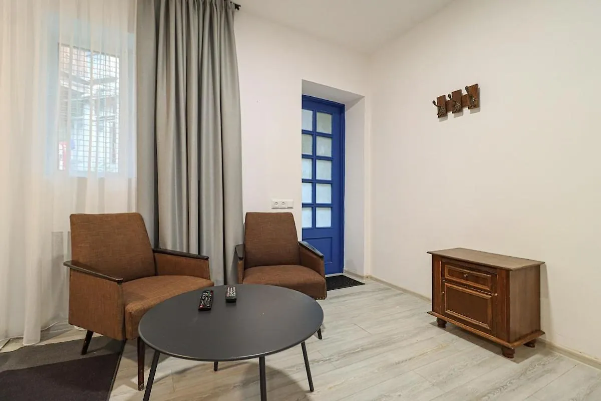 Stylish 1Br Apt In Central Tbilisi By Wehost Apartman