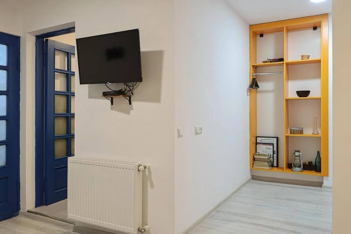 Apartman Stylish 1Br Apt In Central Tbilisi By Wehost
