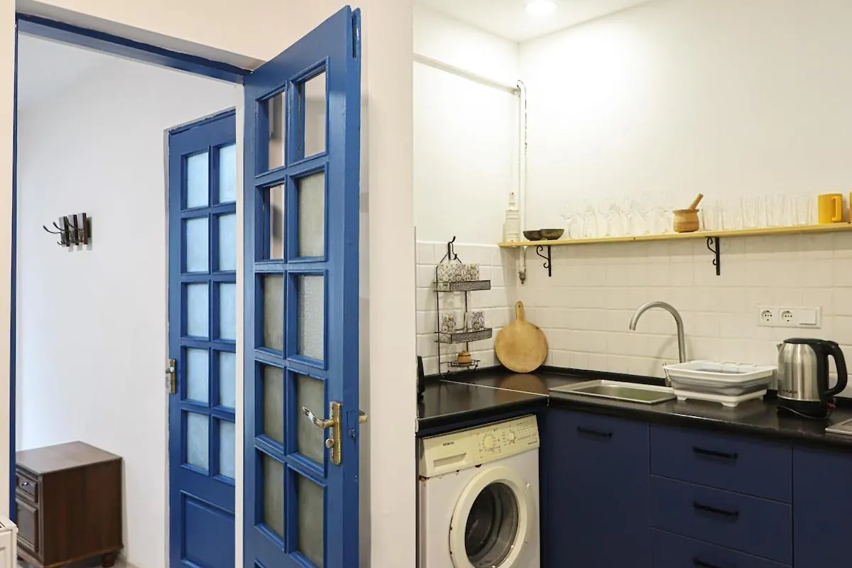 Stylish 1Br Apt In Central Tbilisi By Wehost Apartman