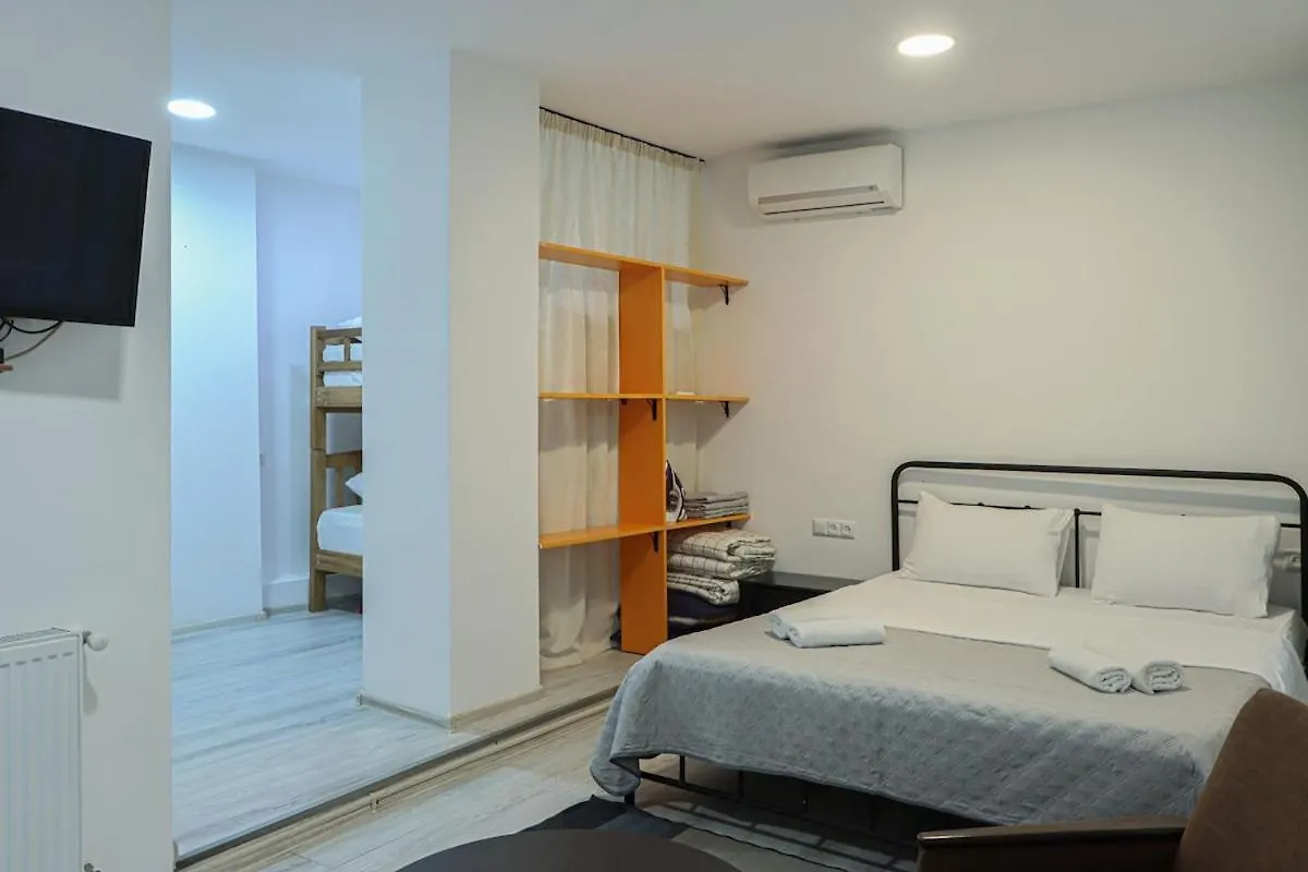 Stylish 1Br Apt In Central Tbilisi By Wehost