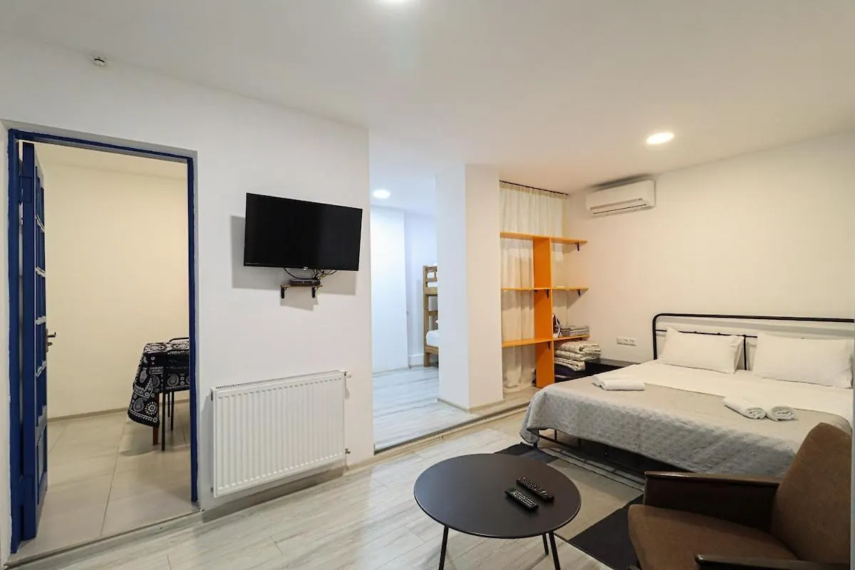 Stylish 1Br Apt In Central Tbilisi By Wehost Apartman